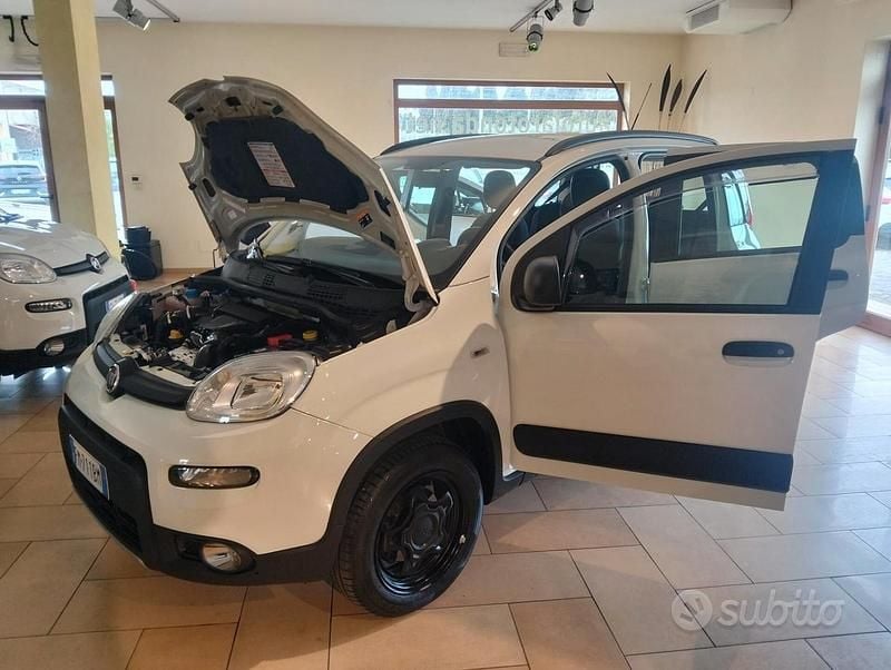 Usata Fiat Panda 4x4 S 95 CV (69 kW) 2017 Bianco Utilitaria