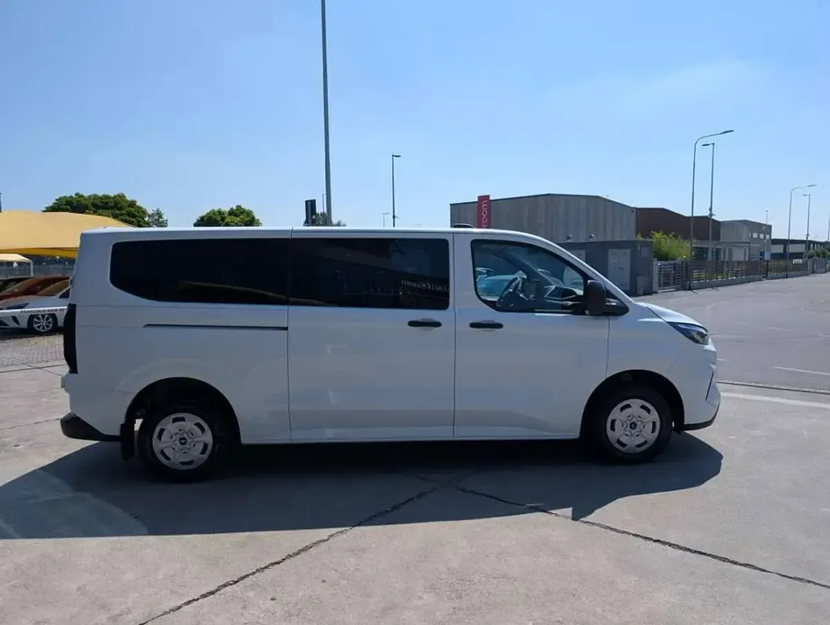Usata Ford Transit Custom Trend 136 CV (100 kW) 2024 Bianco Monovolume