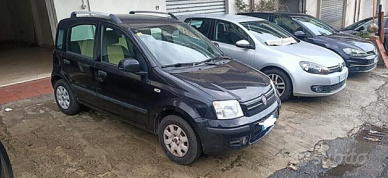 Nero Usata 2010 Fiat Panda Dynamic Tre volumi | 4600 € (Cara) - Immagine 1/4
