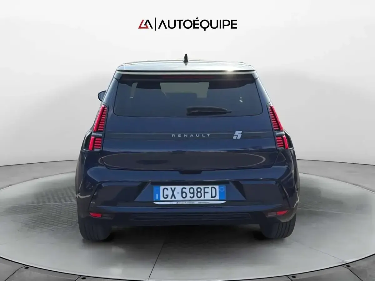 Begagnad Renault 5 E-Tech Iconic 110 kW (150 HK) 2024 Blå Halvkombi