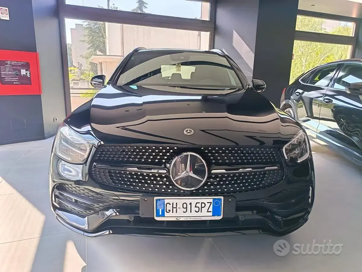 Usata Mercedes GLC300 Premium 245 CV (180 kW) 2022 Nero SUV