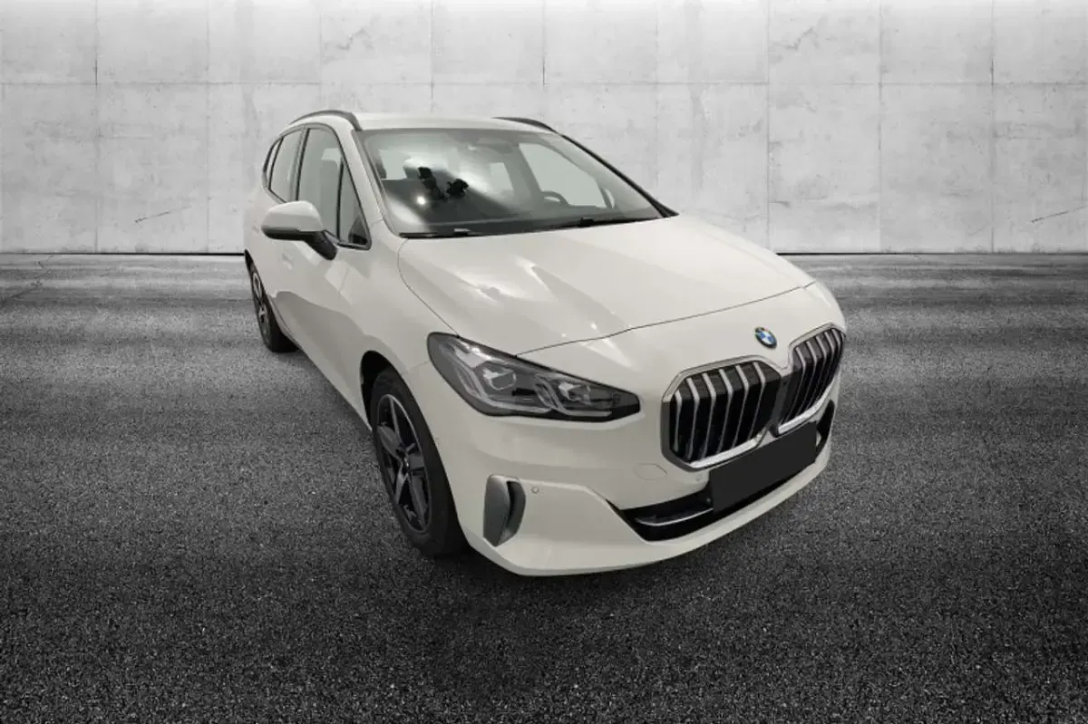 Usata BMW 218 Active Tourer 150 CV (110 kW) 2023 Bianco Monovolume
