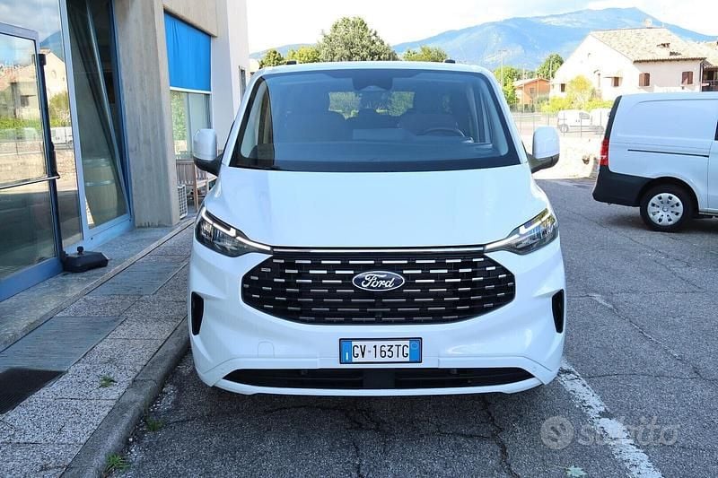 Usata Ford Tourneo Custom Titanium 136 CV (100 kW) 2024 Bianco Furgone