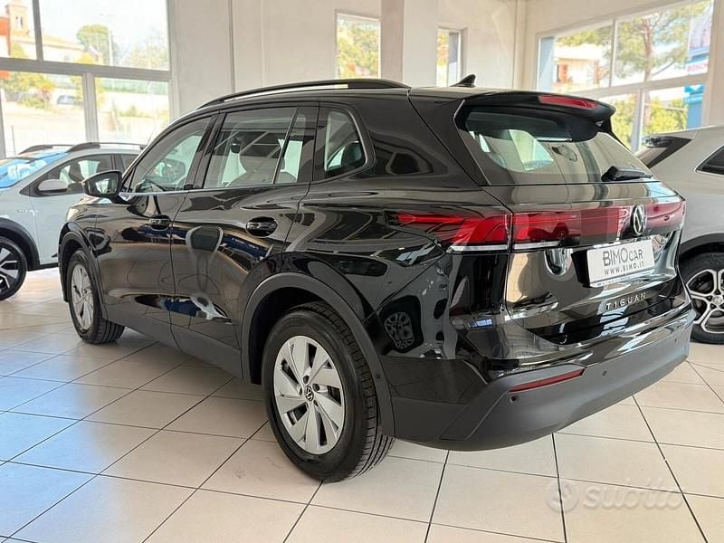 Begagnad VW Tiguan Life 150 HK (110 kW) 2025 Svart SUV