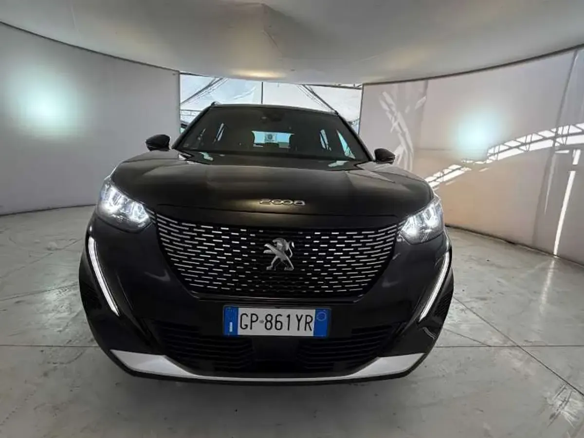 Usata Peugeot 2008 Allure 131 CV (96 kW) 2023 Nero SUV