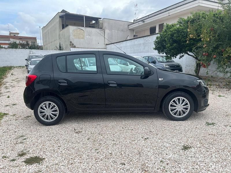 Usata Dacia Sandero 90 CV (66 kW) 2016 Nero Utilitaria