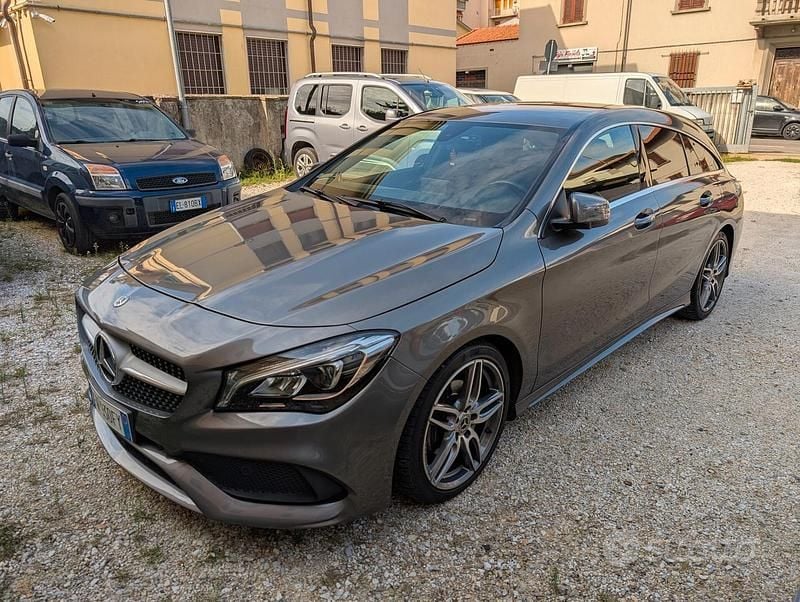 Grigio Usata 2019 Mercedes CLA200 Shooting Brake Station wagon | 21.900 € (Buon prezzo) - Immagine 1/4