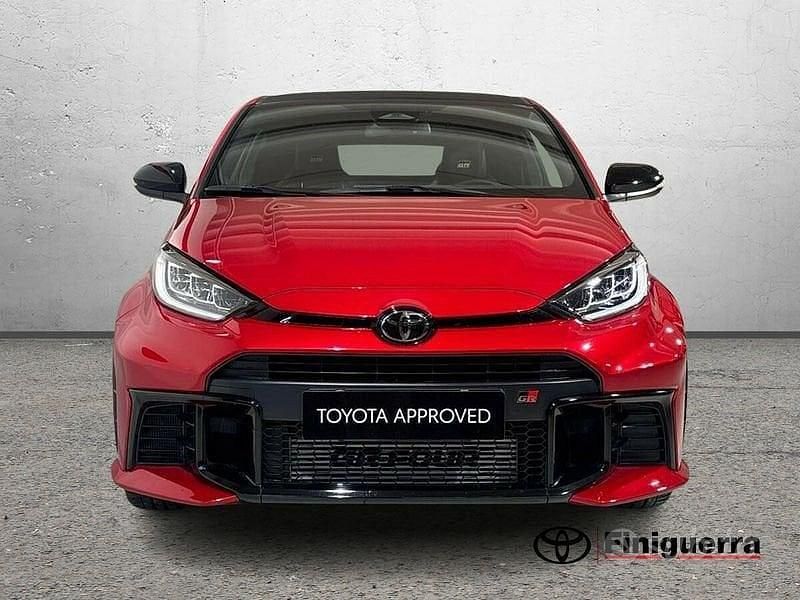 Usata Toyota Yaris 280 CV (205 kW) 2024 Rosso Berlina