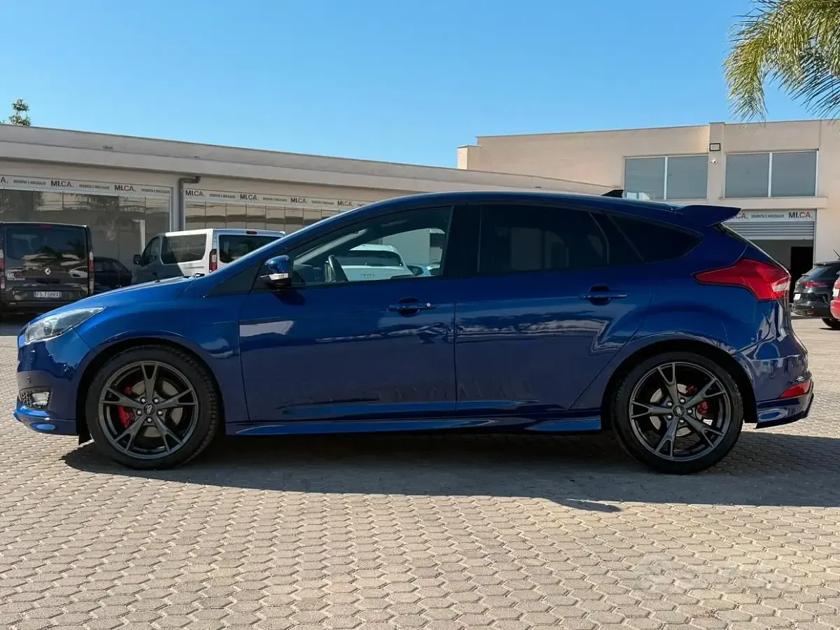 Usata Ford Focus Business Edition 120 CV (88 kW) 2017 Blu/azzurro Berlina
