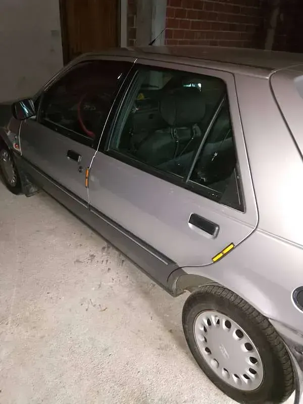 Usata Ford Fiesta Ghia 58 CV (42 kW) 1992 Utilitaria