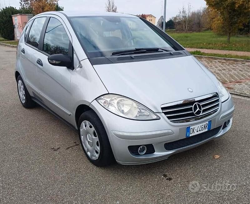 Grigio Usata 2007 Mercedes A150 Avantgarde Tre volumi | 3900 € (Buon prezzo) - Immagine 1/4