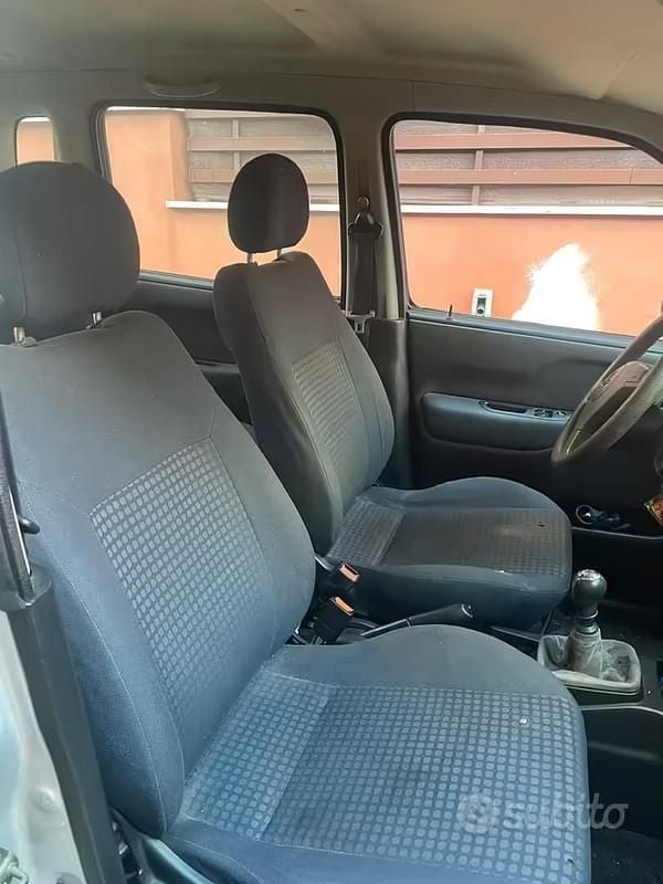 Usata Opel Agila Club 2006 Grigio Monovolume