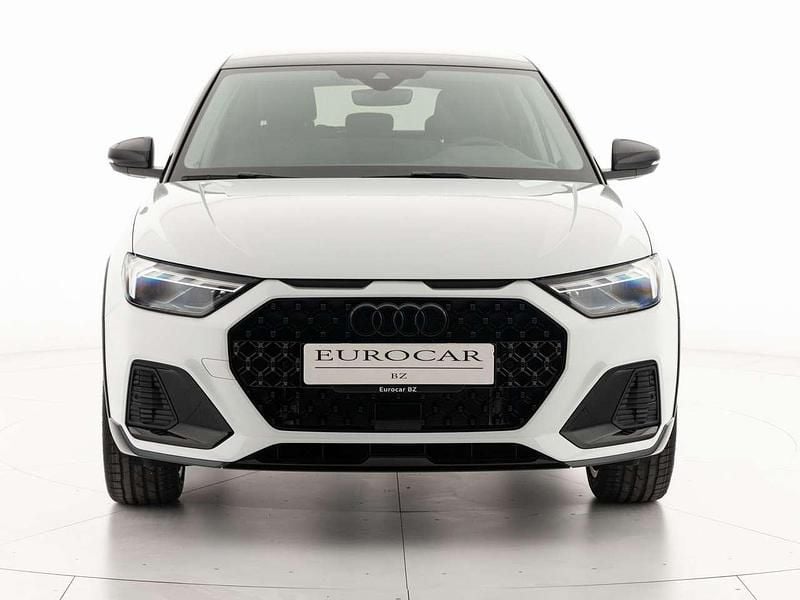 Nuova Audi A1 Design 116 CV (85 kW) 2025 Bianco ghiacciaio metallizzato Berlina