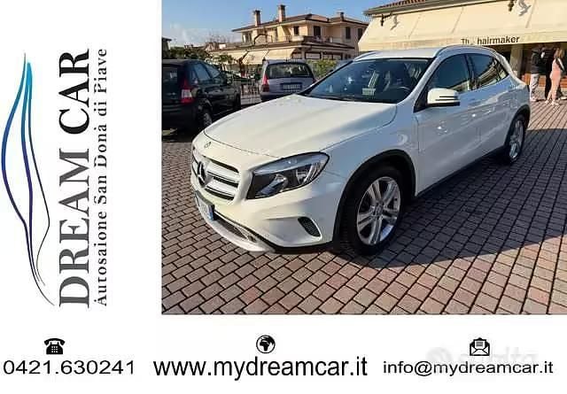 Usata Mercedes GLA180 156 CV (114 kW) 2016 Bianco SUV