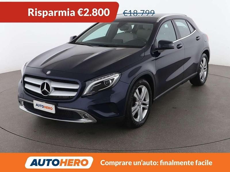Usata Mercedes GLA200 136 CV (100 kW) 2017 Blu SUV