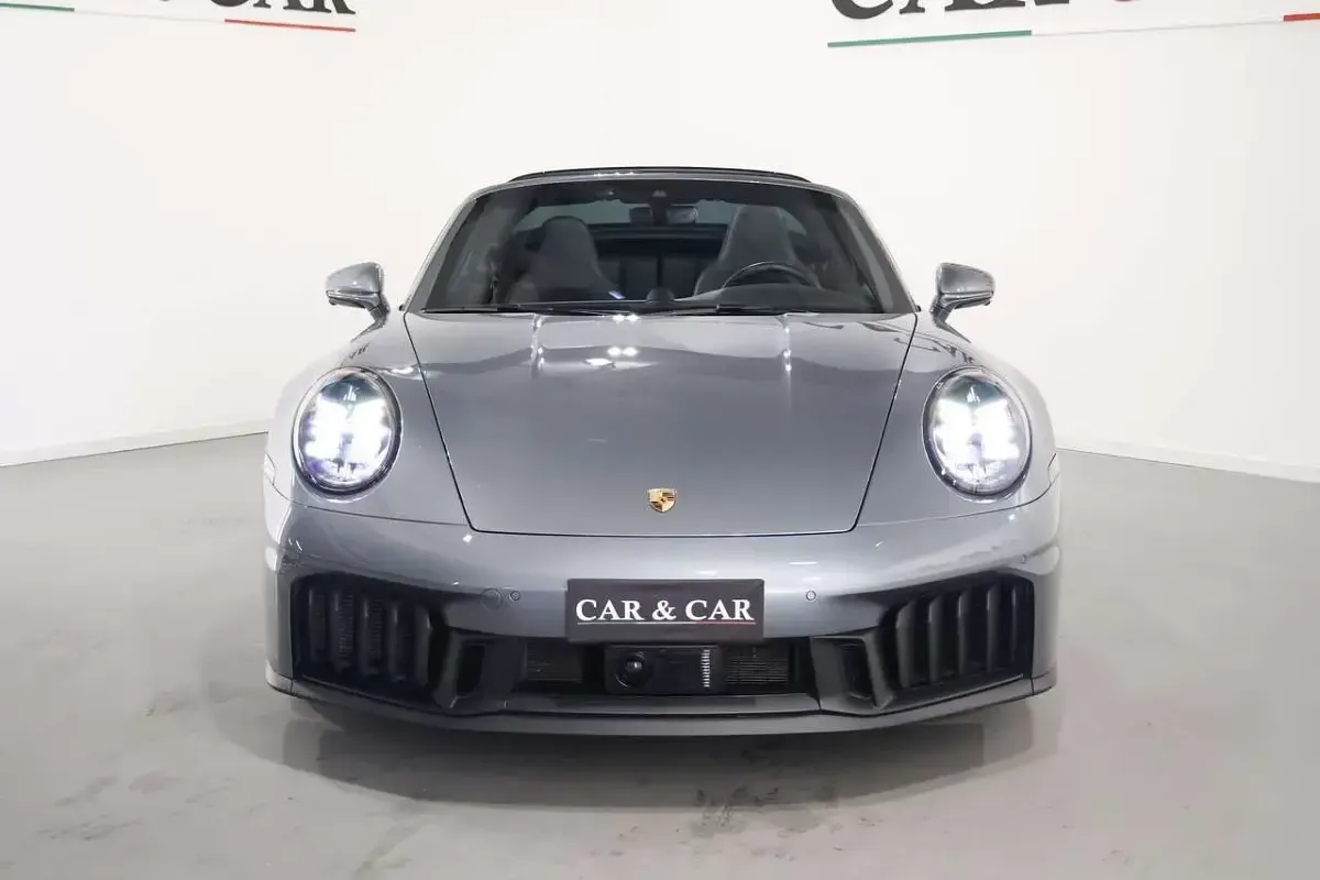 Usata Porsche 992 541 CV (397 kW) 2025 Grigio Cabrio