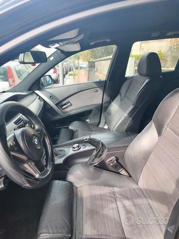 Usata BMW 525 Efficient Dynamics 177 CV (130 kW) 2004 Nero Station wagon