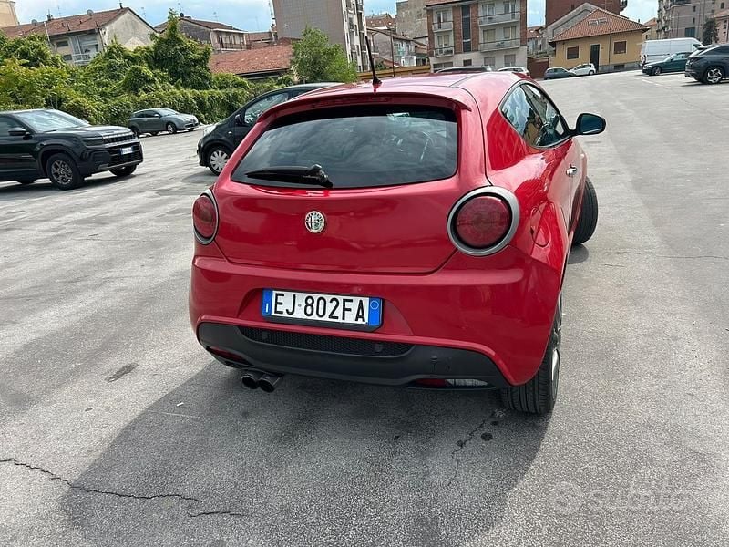 Usado Alfa Romeo MiTo Quadrifoglio 170 CV (125 kW) 2011 Rojo Utilitario