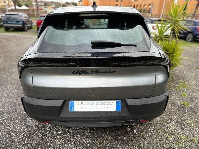 Usata Alfa Romeo Junior 145 CV (106 kW) 2025 Grigio SUV
