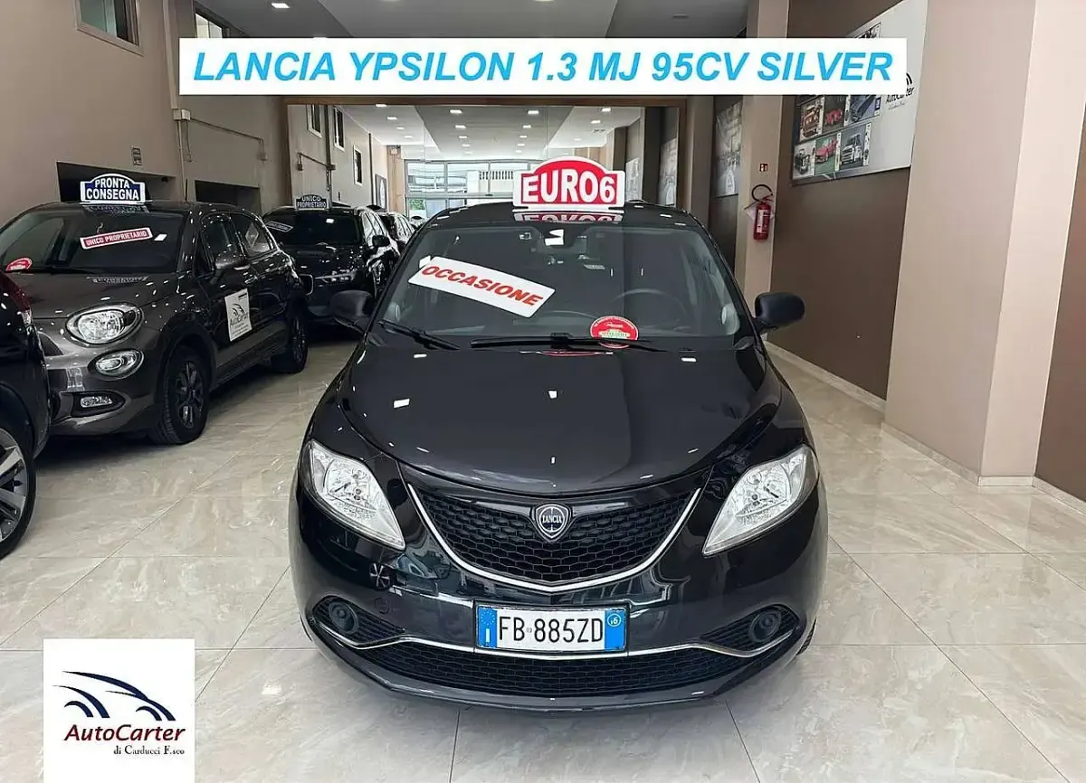 Usata Lancia Ypsilon 95 CV (69 kW) 2016 Nero Utilitaria