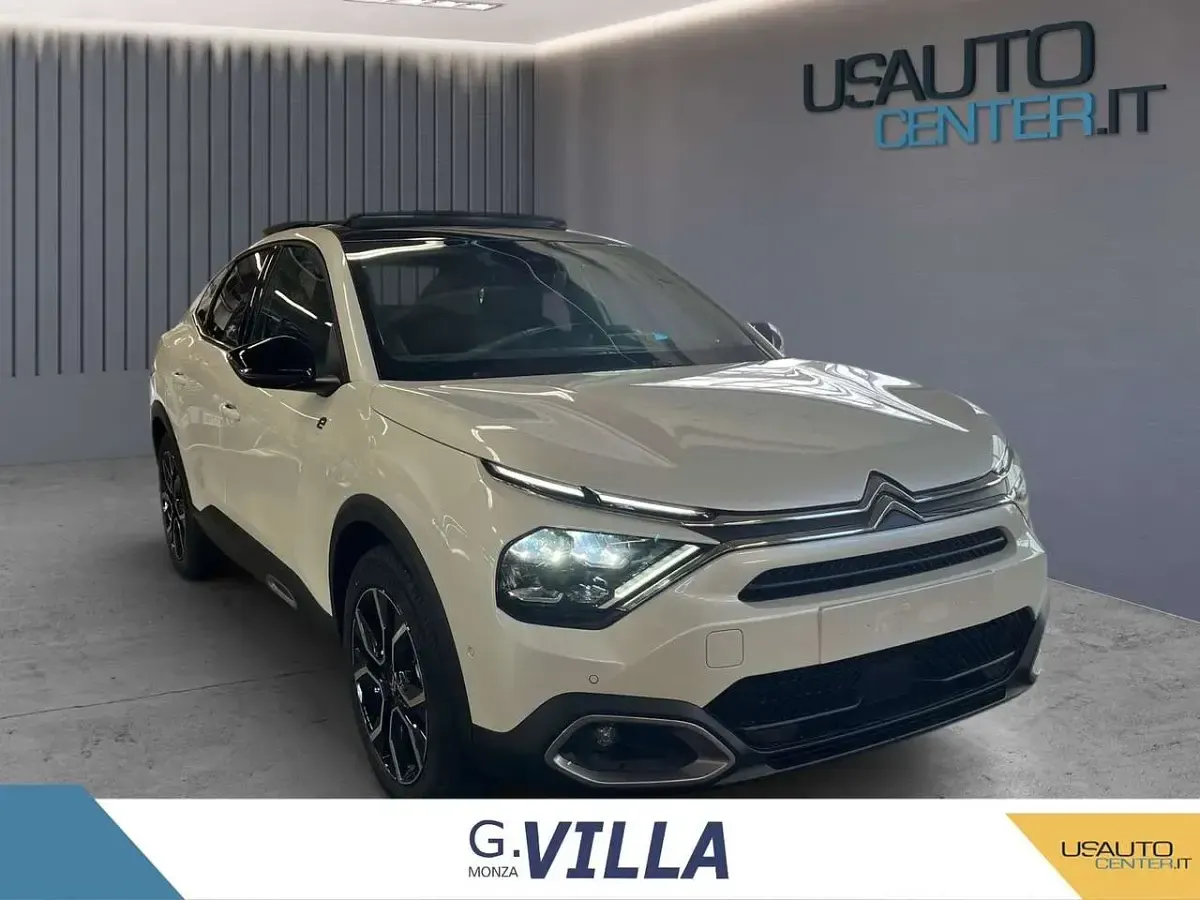 Usata Citroën e-C4 Shine 100 kW (136 CV) 2023 Bianco SUV
