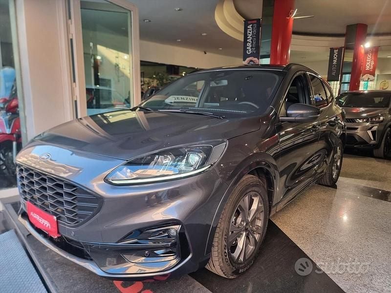 Usata Ford Kuga ST-Line 150 CV (110 kW) 2023 Grigio SUV