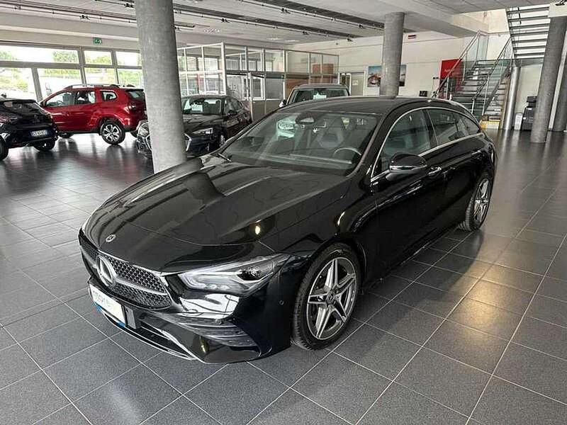 Nero Usata 2024 Mercedes CLA220 Shooting Brake AMG Line Premium Station wagon | 37.890 € (Buon prezzo) - Immagine 1/4