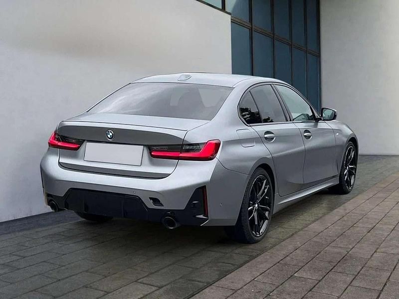 Usata BMW 320 M Sport 190 CV (139 kW) 2024 Frozen pure gray Berlina