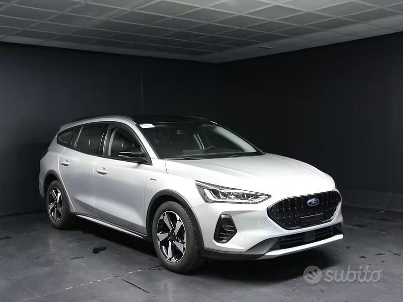 Usata Ford Focus Active 116 CV (85 kW) 2023 Grigio Station wagon