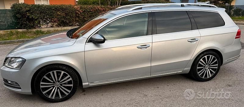 Usata VW Passat 170 CV (125 kW) 2012 Grigio Station wagon