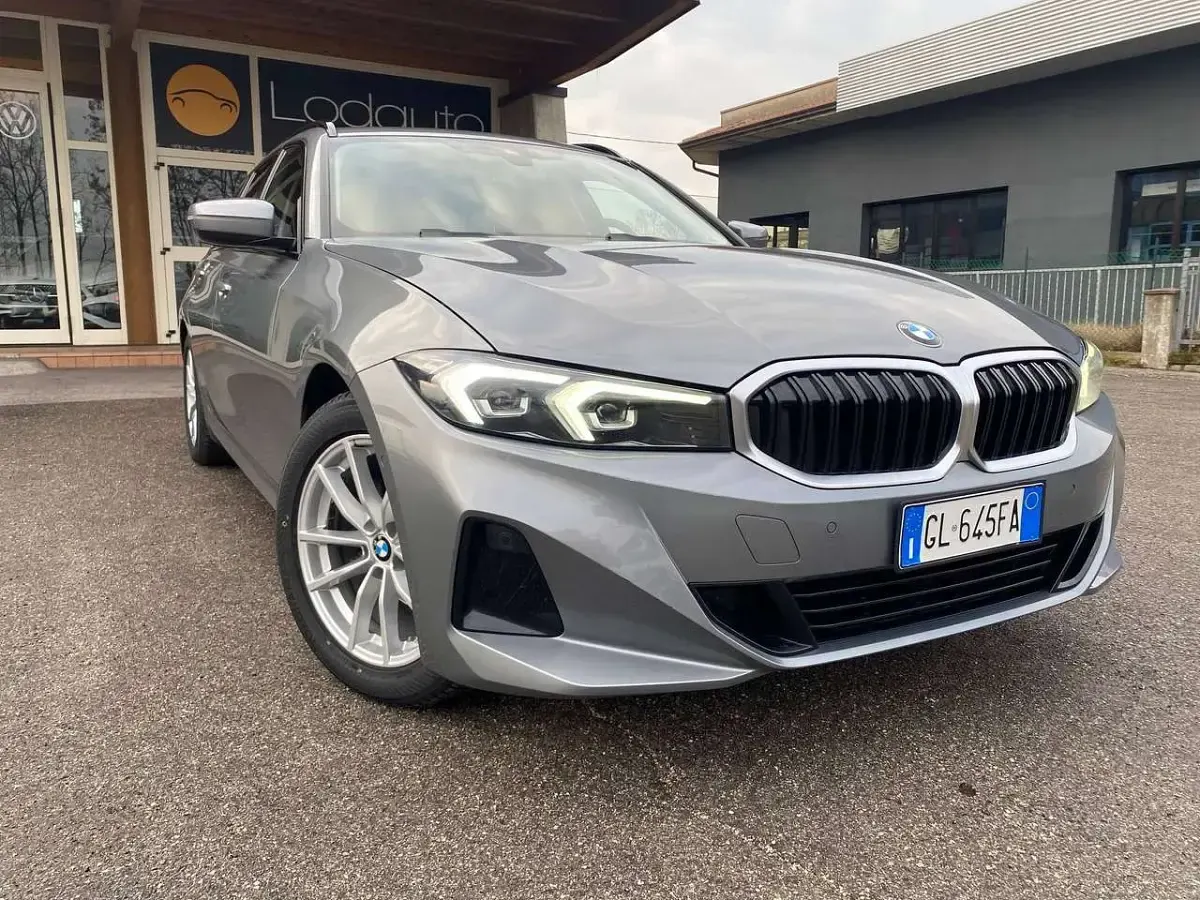 Usata BMW 318 150 CV (110 kW) 2022 Grigio Station wagon