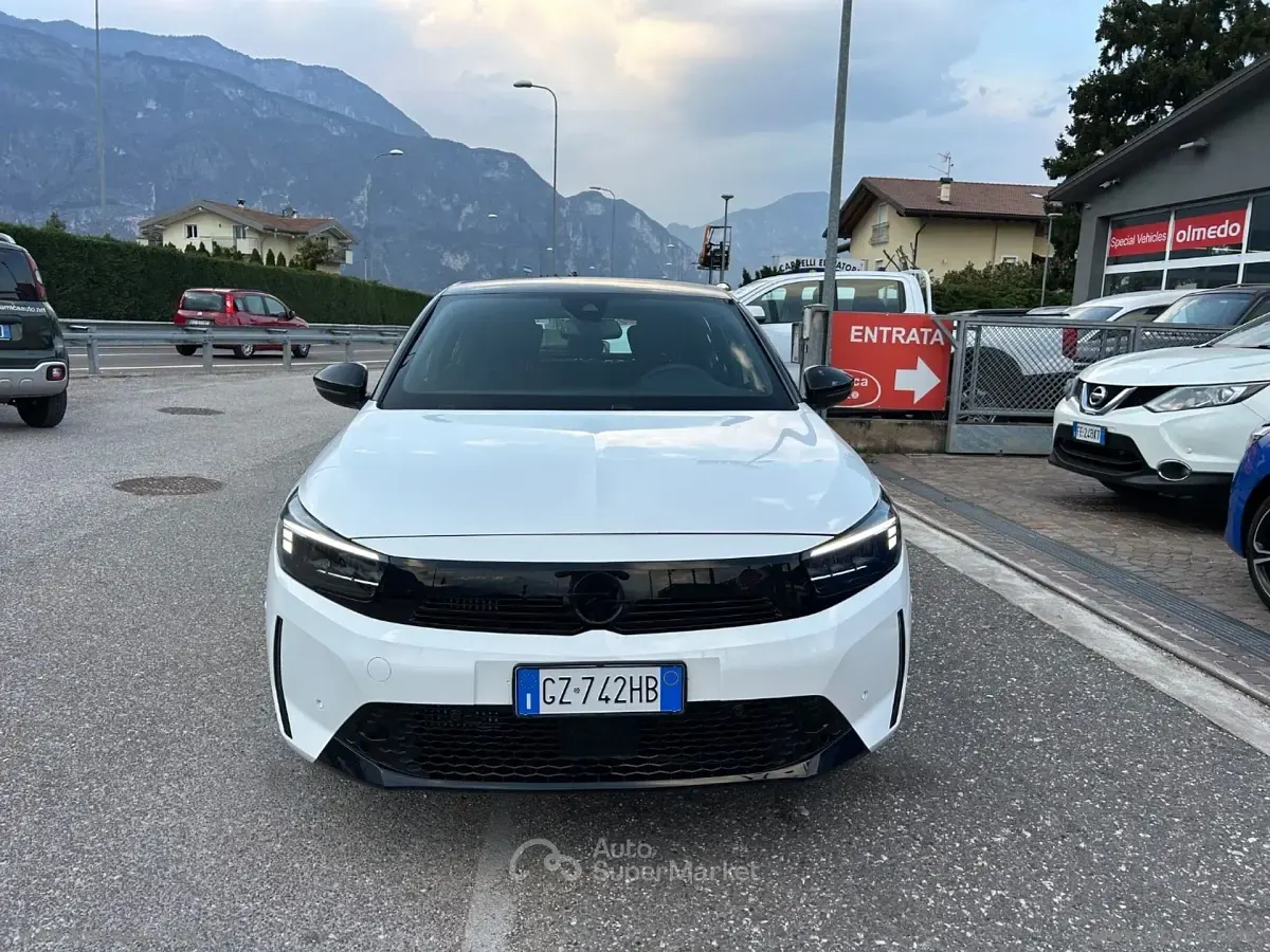 Usata Opel Corsa 101 CV (74 kW) 2025 Bianco Utilitaria
