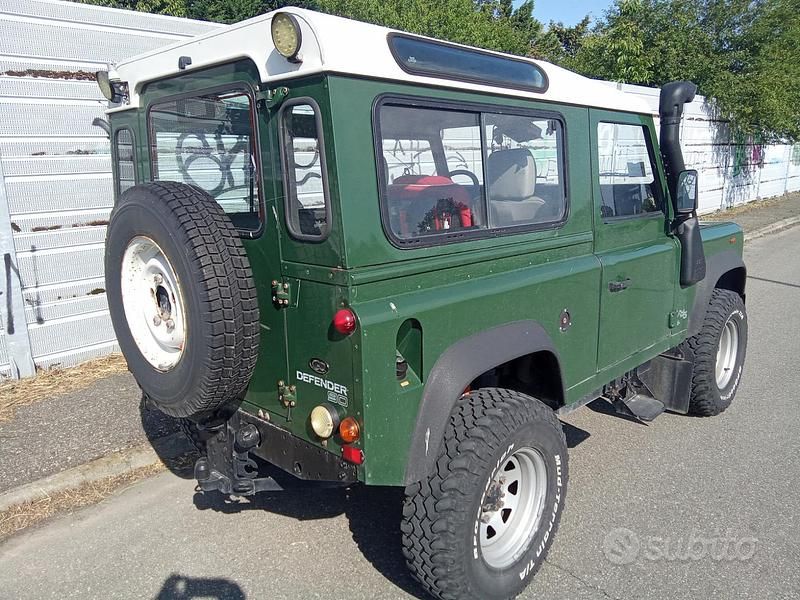 Usata Land Rover Defender 122 CV (89 kW) 2002 Verde SUV