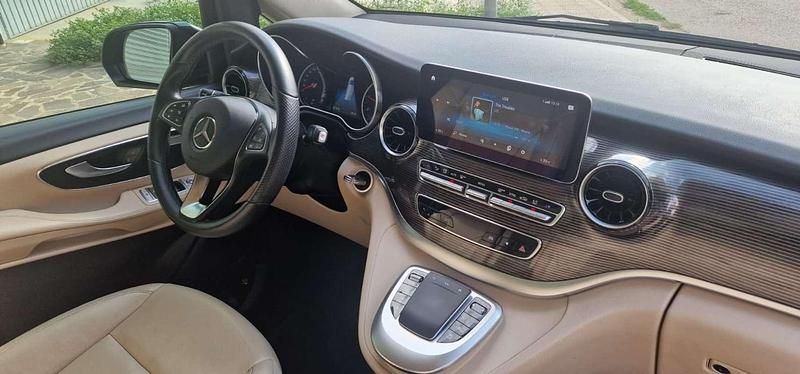 Usata Mercedes 300 Premium 239 CV (175 kW) 2023 Monovolume