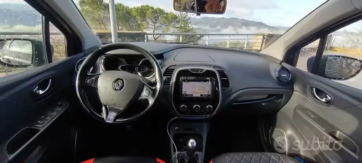 Usata Renault Captur 90 CV (66 kW) 2014 Nero SUV