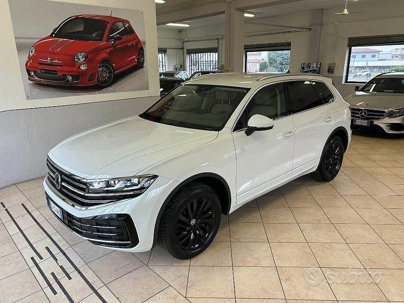 Bianco Usata 2024 VW Touareg Elegance SUV | 57.900 € (Buon prezzo) - Immagine 1/4