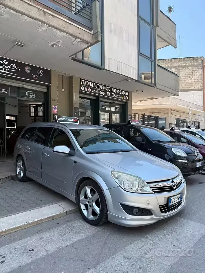 Usata Opel Astra Cosmo 90 CV (66 kW) 2009 Grigio Station wagon
