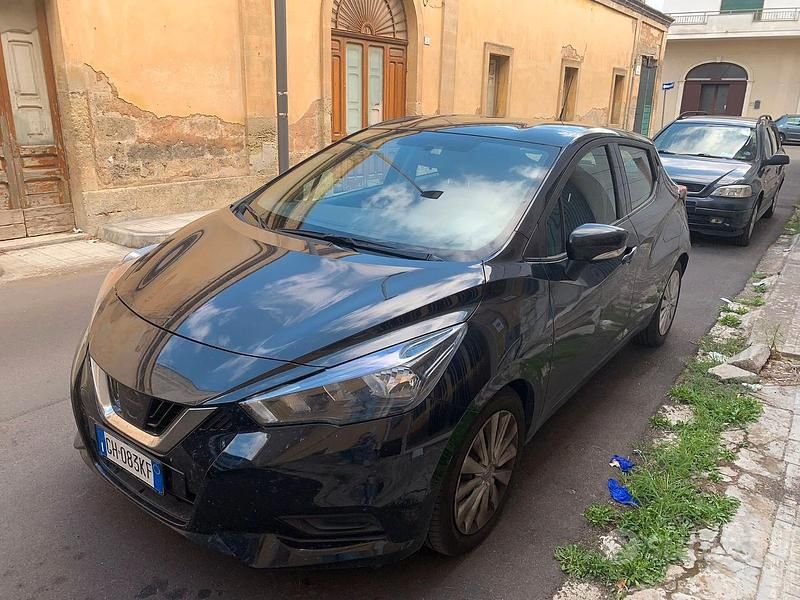 Usata Nissan Micra Acenta 90 CV (66 kW) 2022 Nero Utilitaria