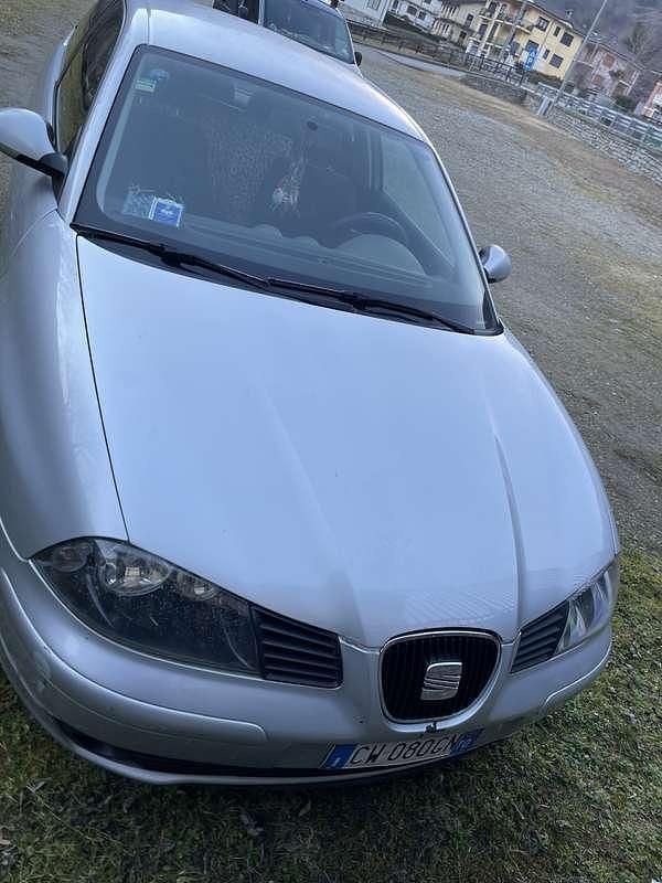 Usata Seat Ibiza Sport 101 CV (74 kW) 2005 Argento Utilitaria