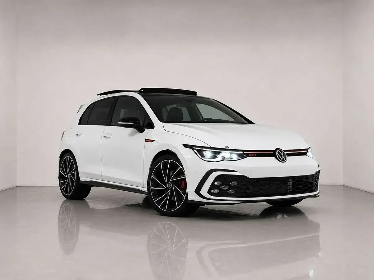 Usata VW Golf VIII GTI 245 CV (180 kW) 2024 Bianco Berlina