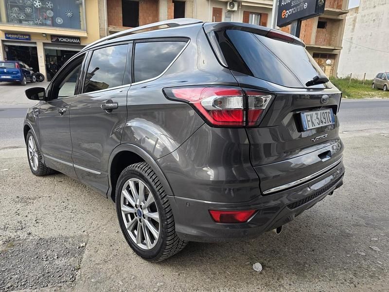 Usata Ford Kuga Vignale 180 CV (132 kW) 2017 Grigio SUV