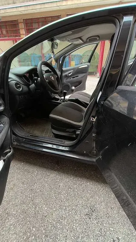 Usata Fiat Punto Easy 84 CV (61 kW) 2012 Nero Utilitaria
