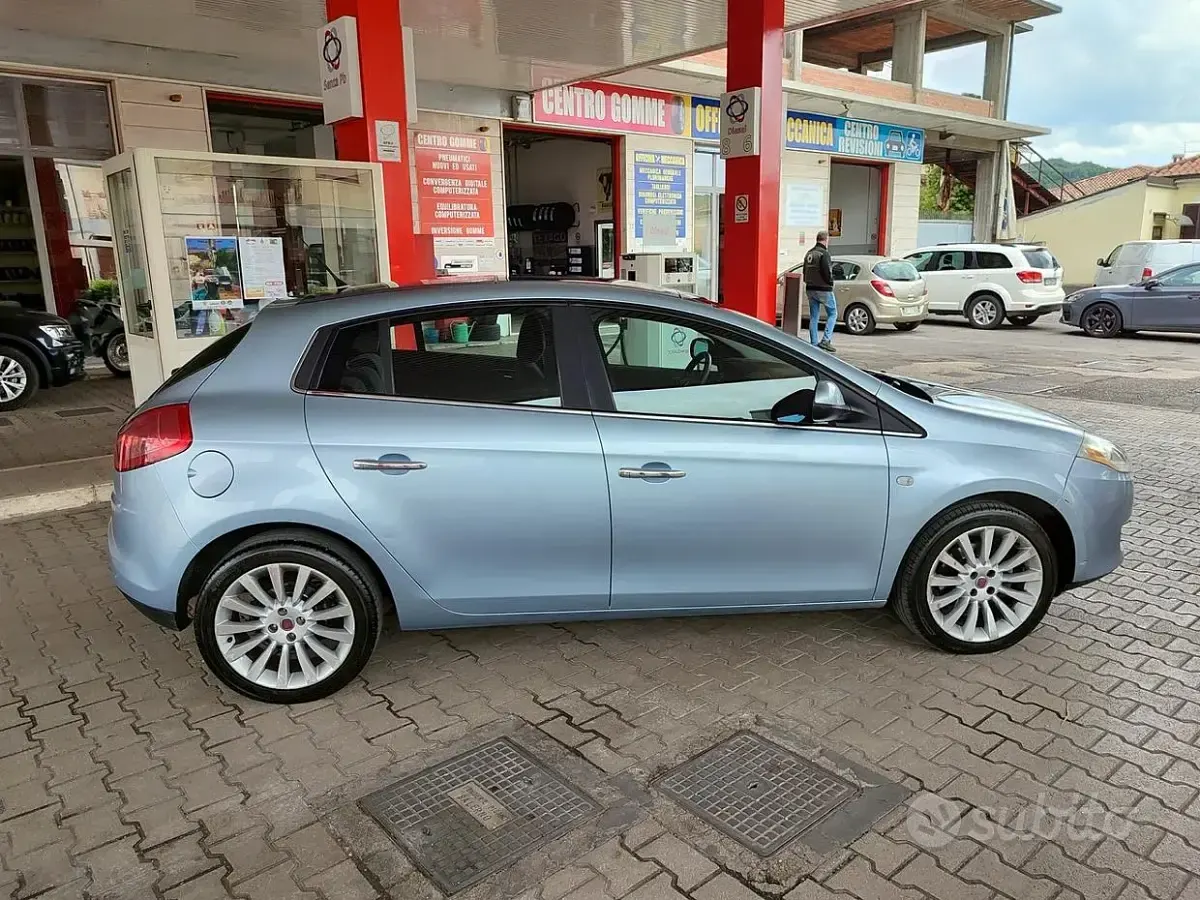 Usata Fiat Bravo Dynamic 120 CV (88 kW) 2009 Blu Utilitaria