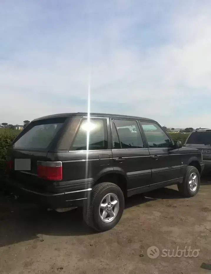 Usata Land Rover Range Rover 138 CV (101 kW) 1998 Nero SUV