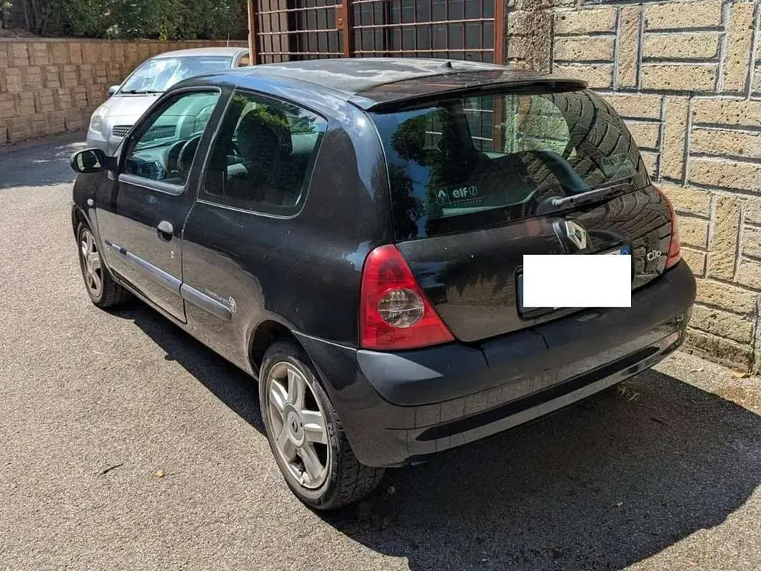 Usata Renault Clio II 82 CV (60 kW) 2005 Nero Berlina