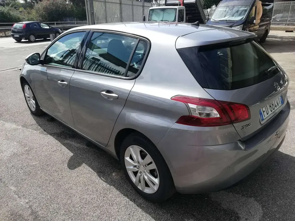 Usata Peugeot 308 Active 120 CV (88 kW) 2016 Argento Berlina