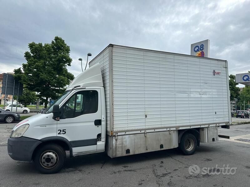 Usata Iveco Daily 176 CV (129 kW) 2011 Bianco Berlina