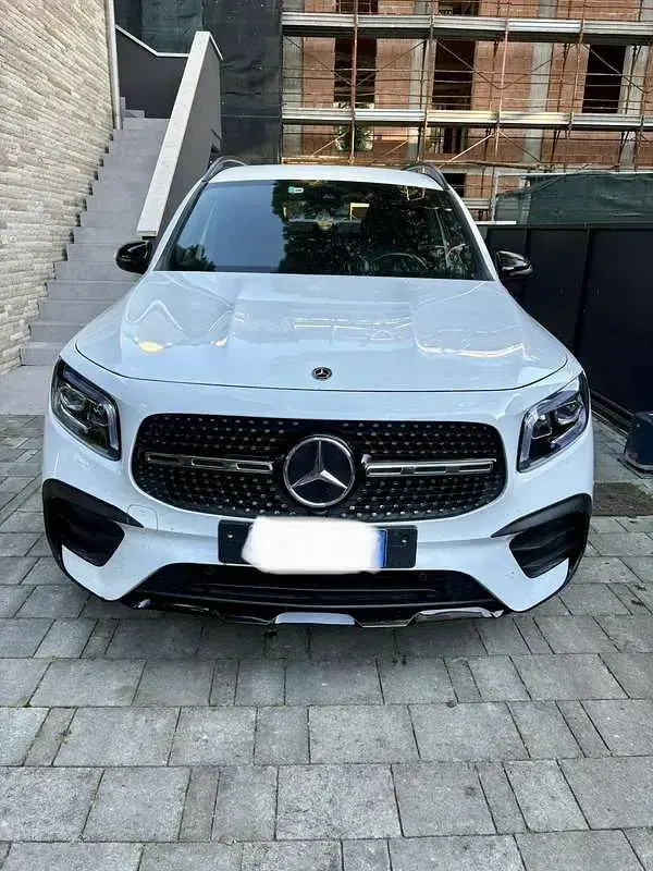 Usado Mercedes GLB180 Business 116 CV (85 kW) 2023 Blanco SUV