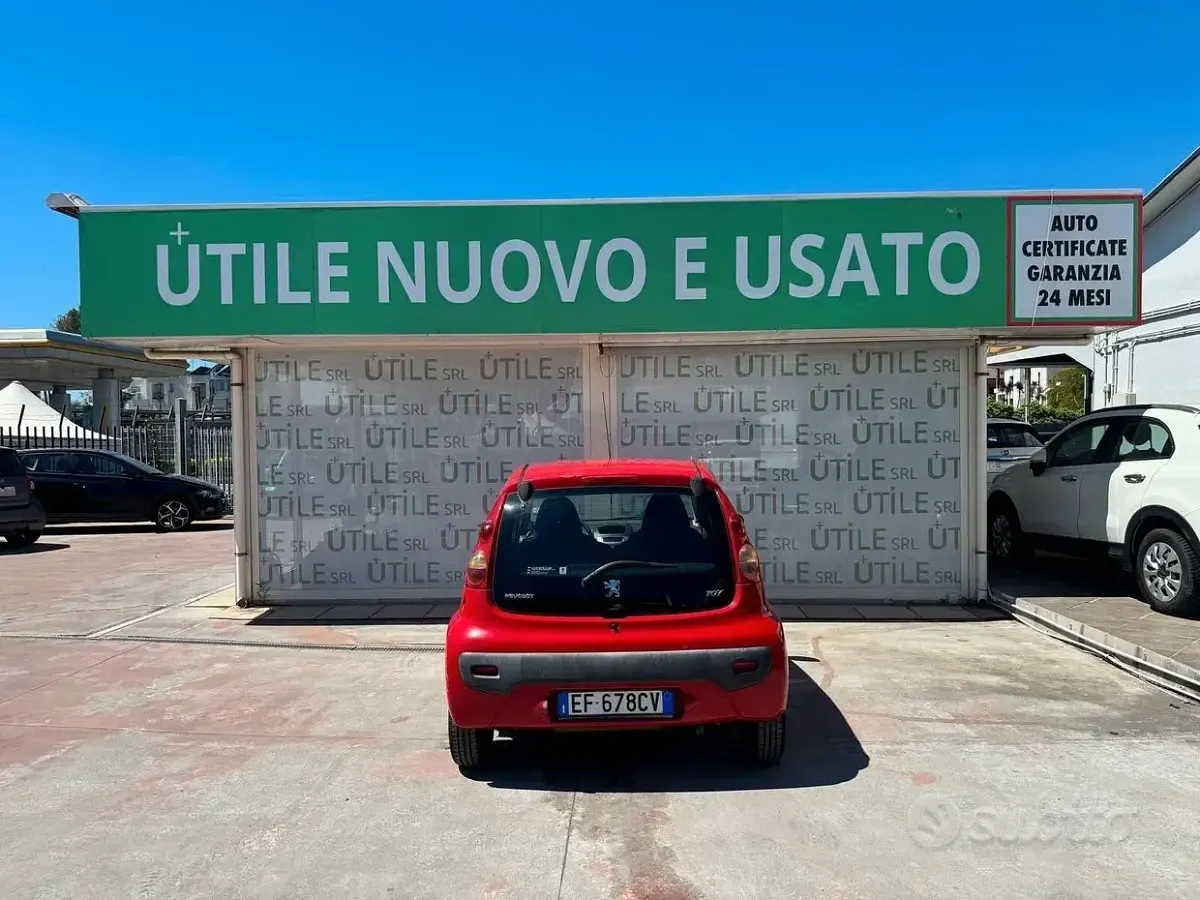 Käytetty Peugeot 107 68 HP (50 kW) 2010 Punainen Viistoperä
