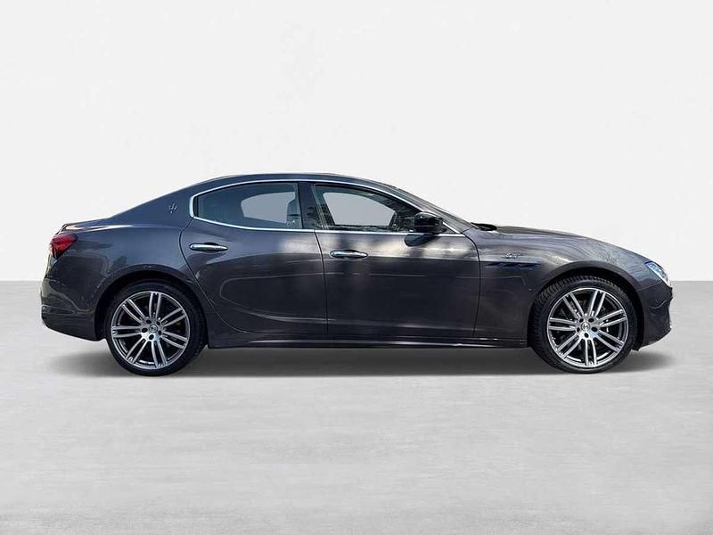 Usata Maserati Ghibli GT 330 CV (242 kW) 2024 Grigio Berlina